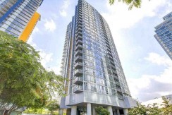 1706-131-regiment-square-vancouver-r2328203-photo-2